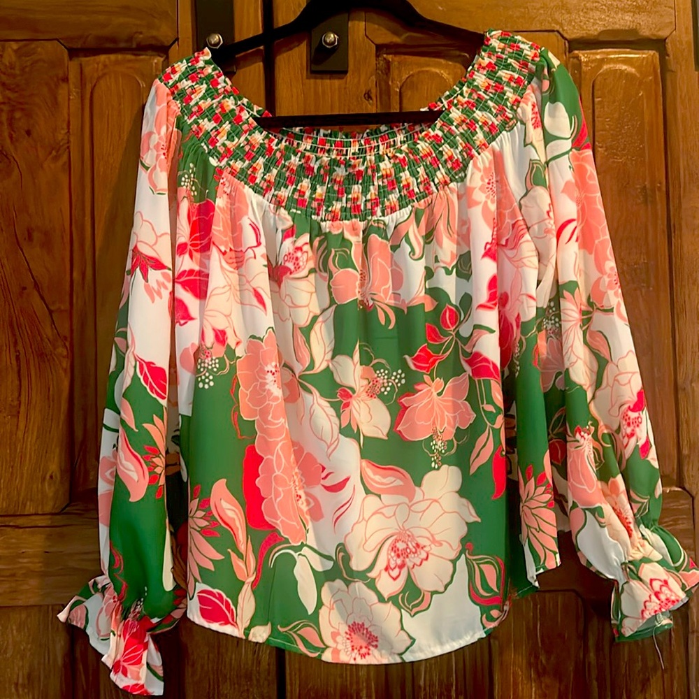 Flying Tomato floral blouse!